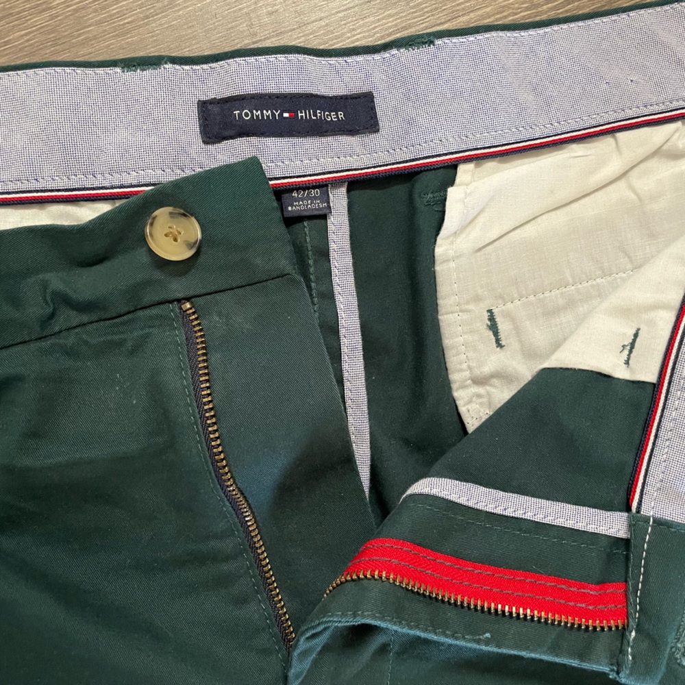 Tommy Hilfiger Dark Green Men’s Flat Front Chino Pant size 42/30
